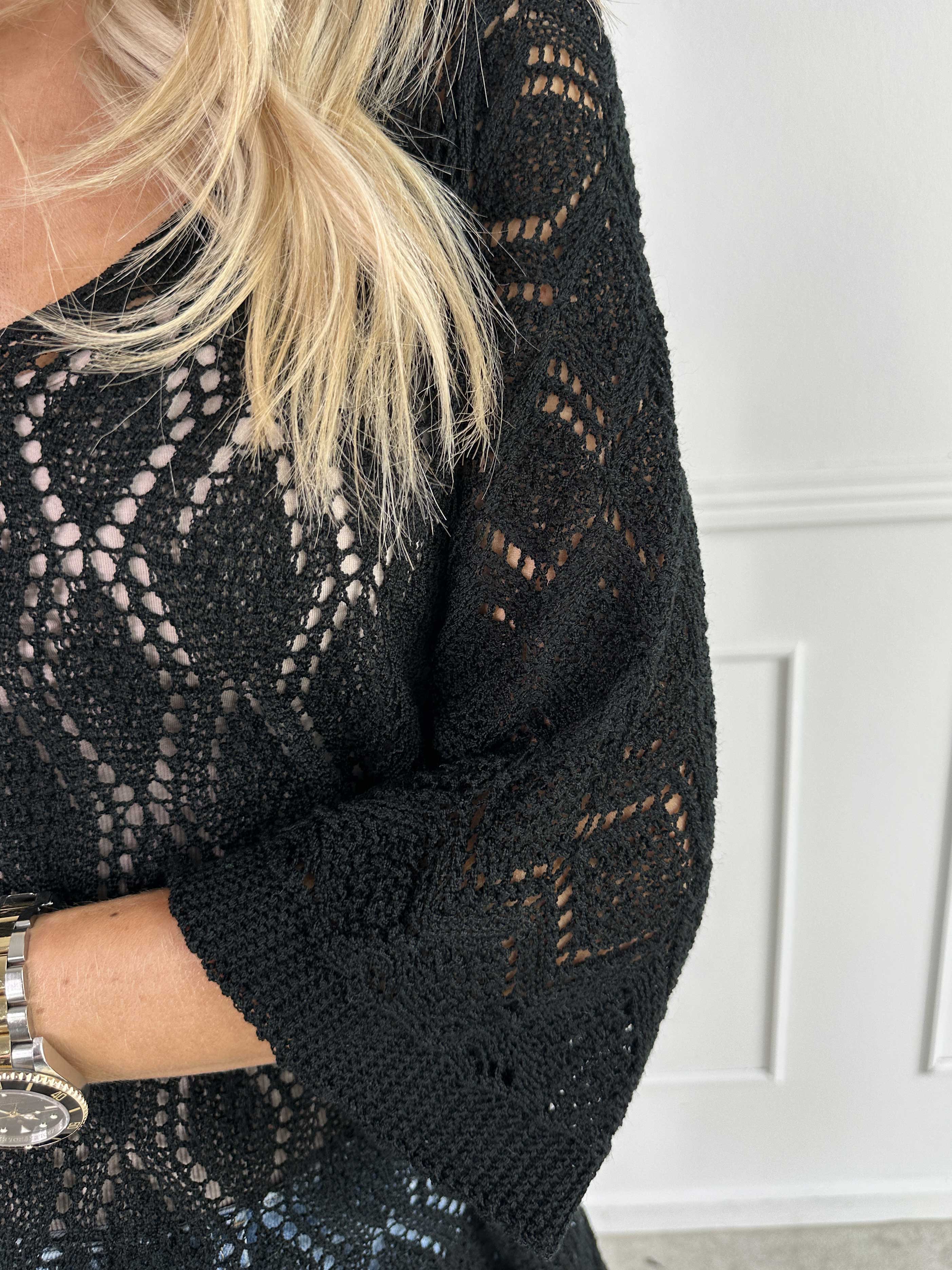 Deisy - Sød tunika i strikket hulmønster